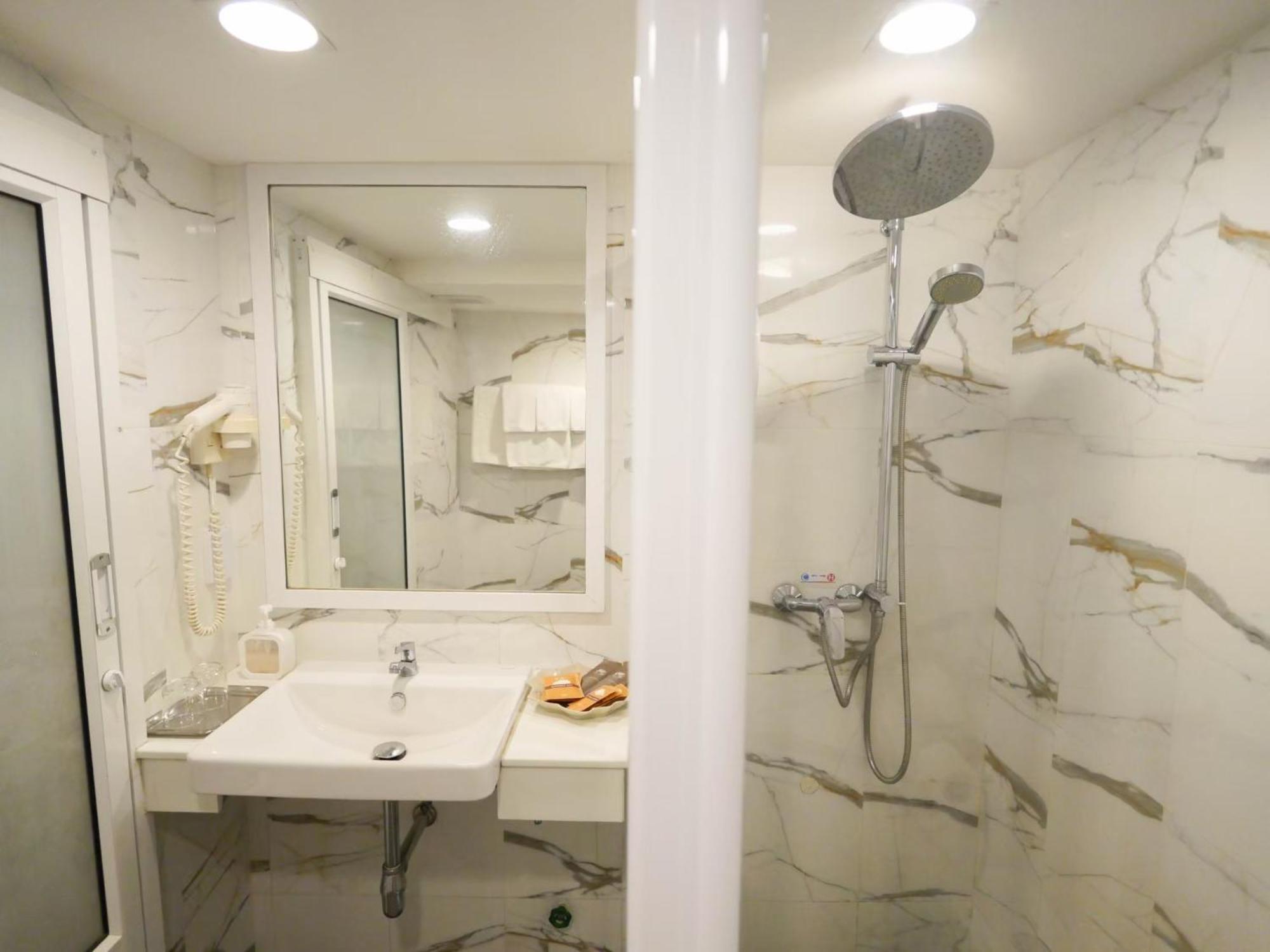 Sakol Hotel Хатъяй Экстерьер фото