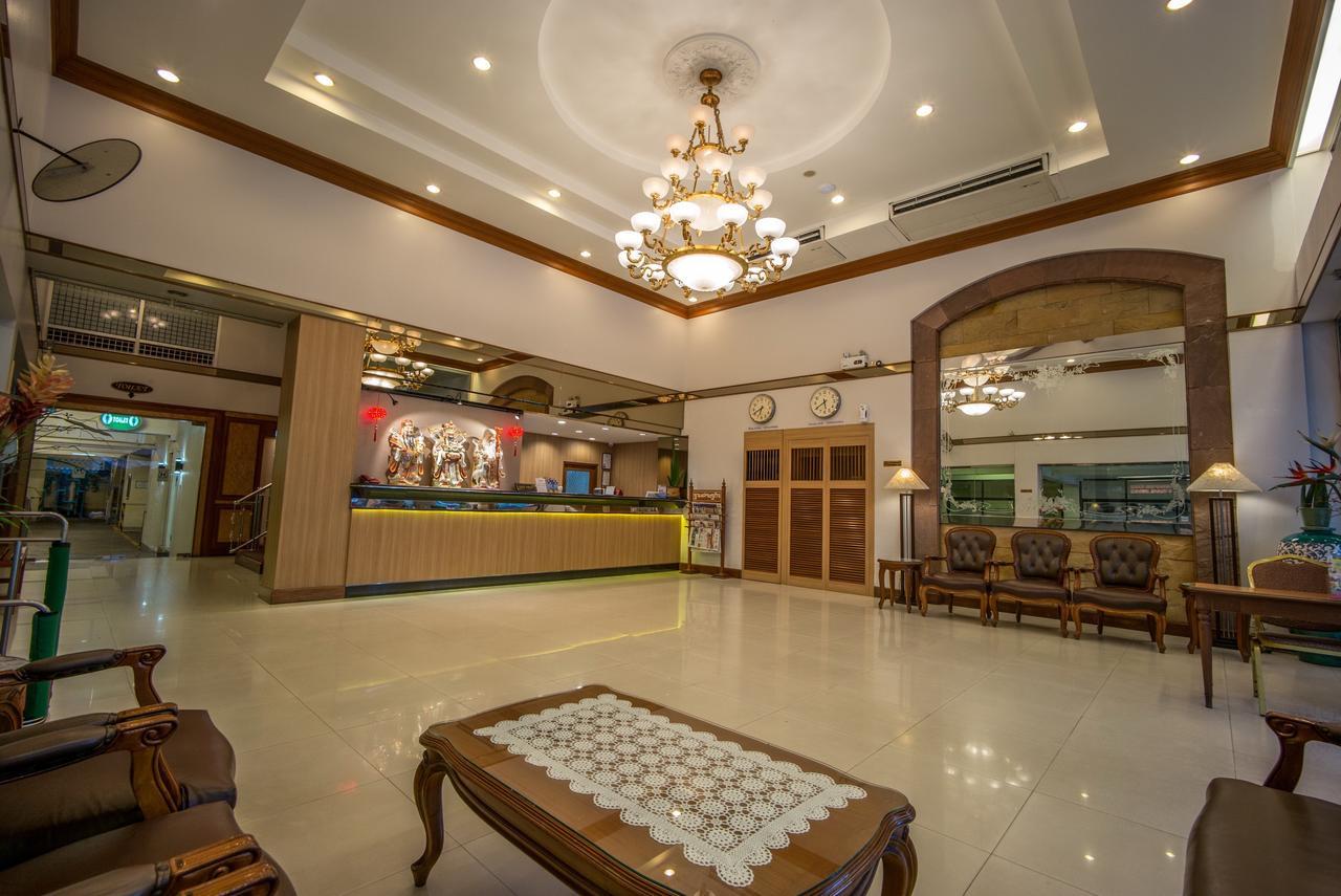 Sakol Hotel Хатъяй Экстерьер фото