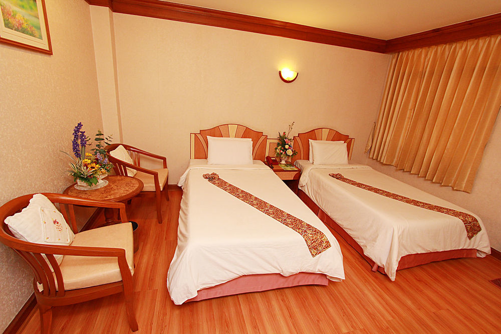 Sakol Hotel Хатъяй Экстерьер фото